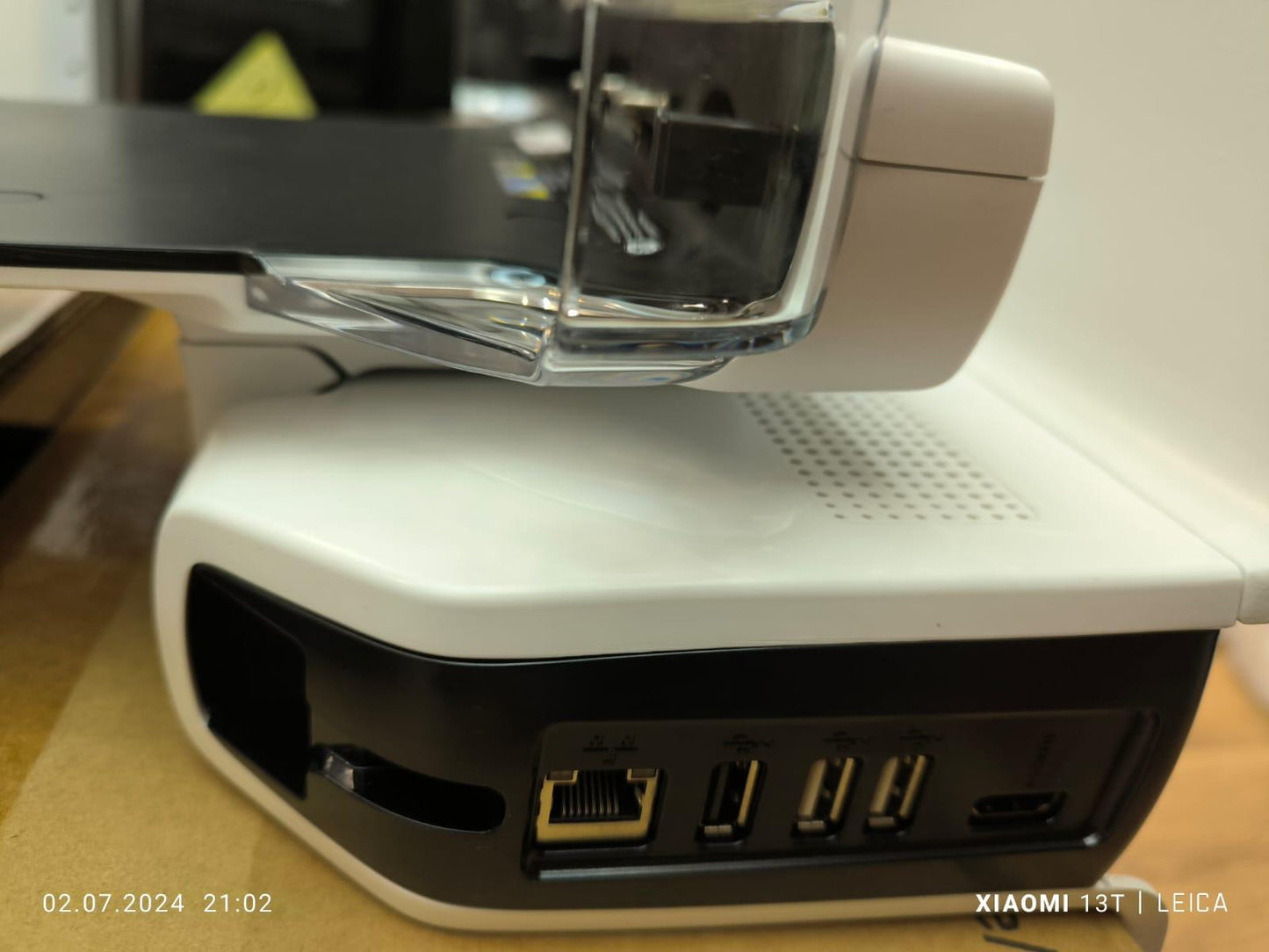 NEW Docking stations for Venue 50